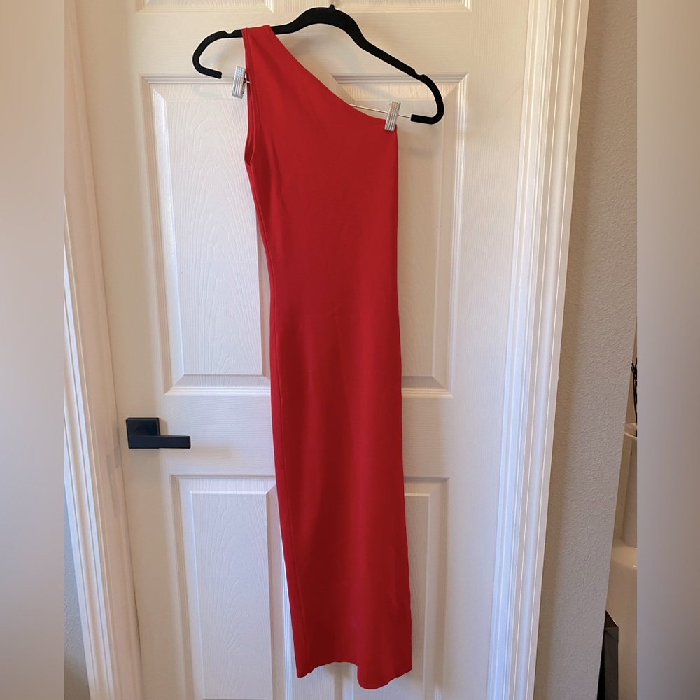 Zara midi body con dress